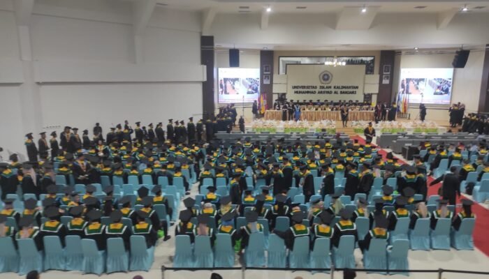 Wisuda Perdana di Kampus Baru Uniska Handil Bakti, 557 Sarjana Siap Jadi Agen Perubahan