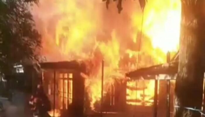 Empat Rumah Ludes Terbakar