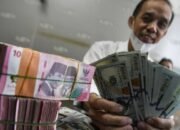 Rupiah Melemah Jadi Rp16.325 per Dolar AS 8 Rupiah Melemah Jadi Rp16.325 per Dolar AS