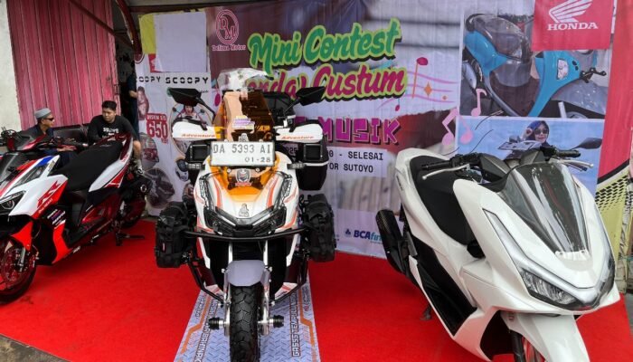 Mini Contest Honda Custom & Live Musik Meriahkan Delima Motor Sutoyo