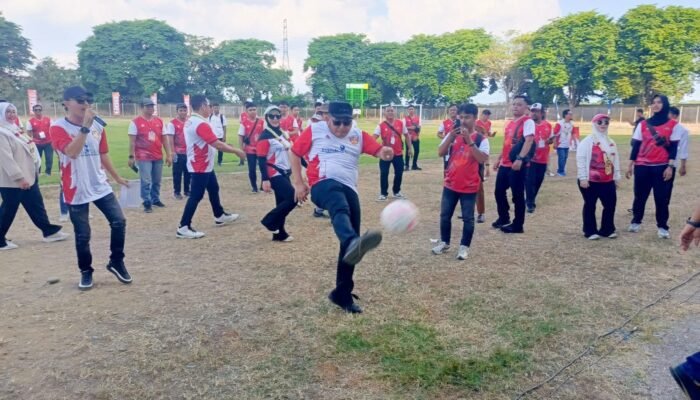 Samsul Rizal Buka Turnanan Sepak Bola Bupati HST Cup 2025
