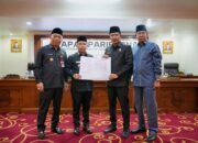 DPRD Tapin Sahkan Raperda Perubahan APBD 2025 Menjadi Perda 27 DPRD Tapin Sahkan Raperda Perubahan APBD 2025 Menjadi Perda