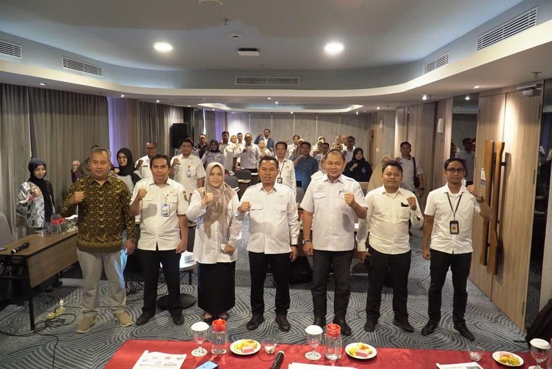 Sekretaris Daerah Kota Banjarmasin, Ikhsan Budima Buka Ekspos Laporan Pendahuluan Pendampingan Legalisasi dan Penyusunan Kajian Lingkungan Hidup Strategis (KLHS) 1 hAL 5 3 klM koNTRAK2