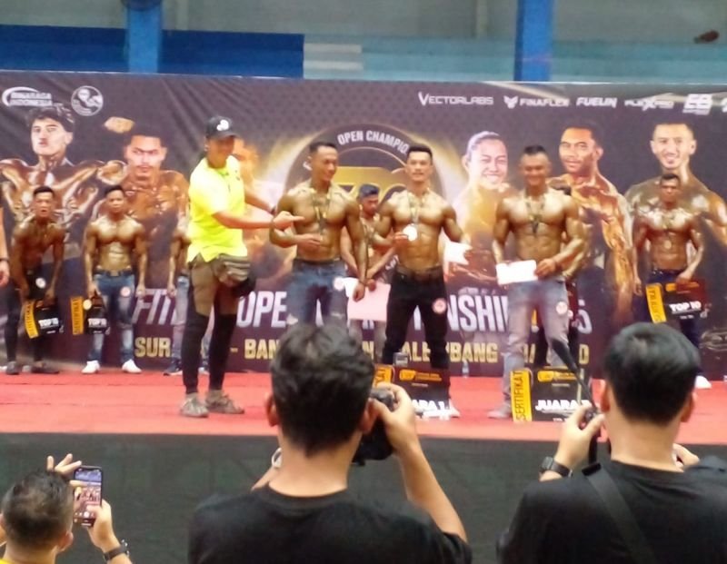 08 2klm ronald gautama jpg