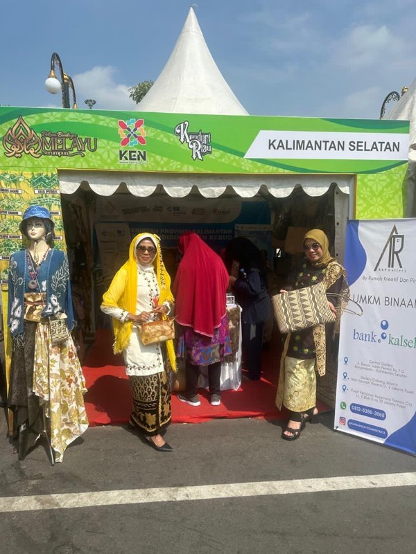Kalsel Tampil Memukau di Pekan Melayu Budaya Serumpun 2025 1 1 35 klm Kontrak Pemprov 15 Kalsel tampil memukau di pekan melayu budaya serumpun 2025