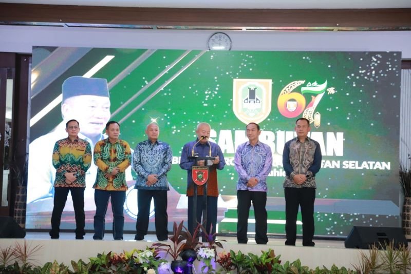 1 35 klm Kontrak Pemprov 3 Gubernur dan Kepala otorita IKN bersilaturrahmi bersama Pangdam
