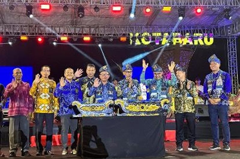 Gubernur Ajak Lestarikan Budaya dan Dorong Pariwisata Kotabaru 1 1 4 klm Kontrak Pemprov 24 Gubernur ajak lestarikan budaya dan dorong pariwisata kotabaru