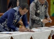 Bupati HSS Tandatangani Komitmen Penerapan Manajemen Talenta ASN