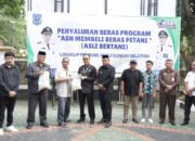 Pemkab HSS Salurkan Beras Program Asli Bertani