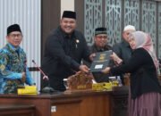 Fraksi-Fraksi Apresiasi Raperda Masyarakat Adat 32 Fraksi-Fraksi Apresiasi Raperda Masyarakat Adat