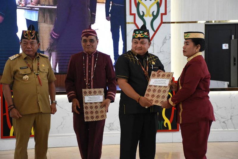 Hal 4 Foto kontrak Kapuas 5