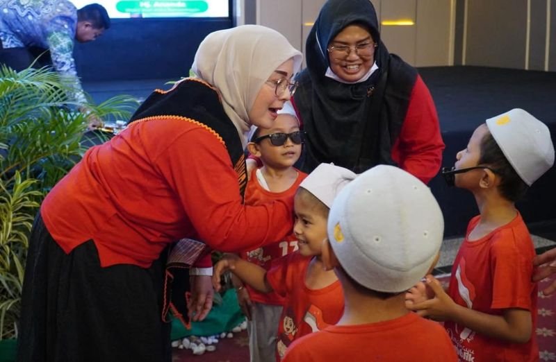 Wali Kota Banjarmasin, H M Yamin HR dan Bunda PAUD Hj Neli Listriani Buka Kegiatan Ajang Kreativitas Anak PAUD 1 Hal 5 3 KLM Kontrak 2