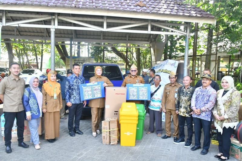 Serahkan DAU Bansel, Wali Kota HM Yamin Yang diwakili Hj Ananda Sebut Pemanfaatan Aset DAU Harus Dimaksimalkan 1 Hal 5 3 KLm Kontrak 1 4