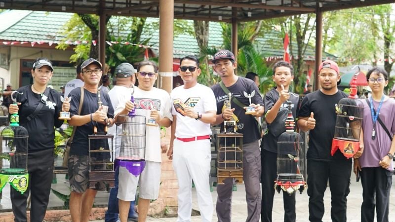 Pecinta Burung Berkicau Panaskan 'Mesin' Jelang Wali Kota Cup Harjad ke-499 Banjarmasin 1 Hal 5 3 klm Burung Berkicau