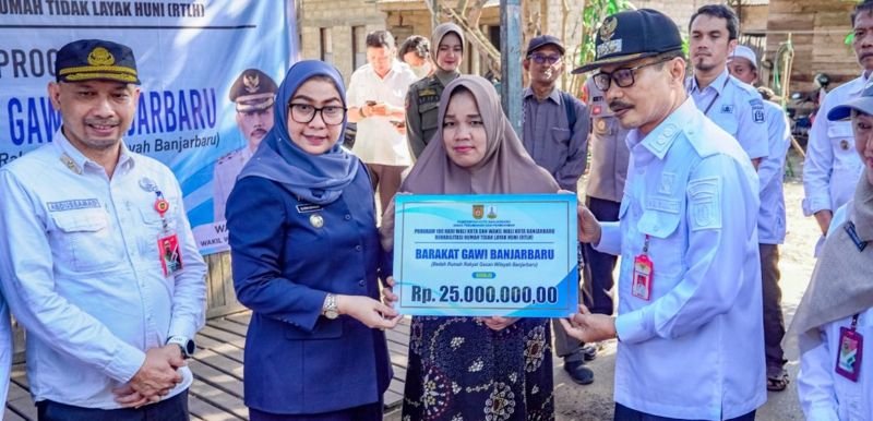 Pemko Banjarbaru Mulai Rehabilitasi Rumah Tak Layak Huni 1 Hal 6 3 KLM BJB 1 2