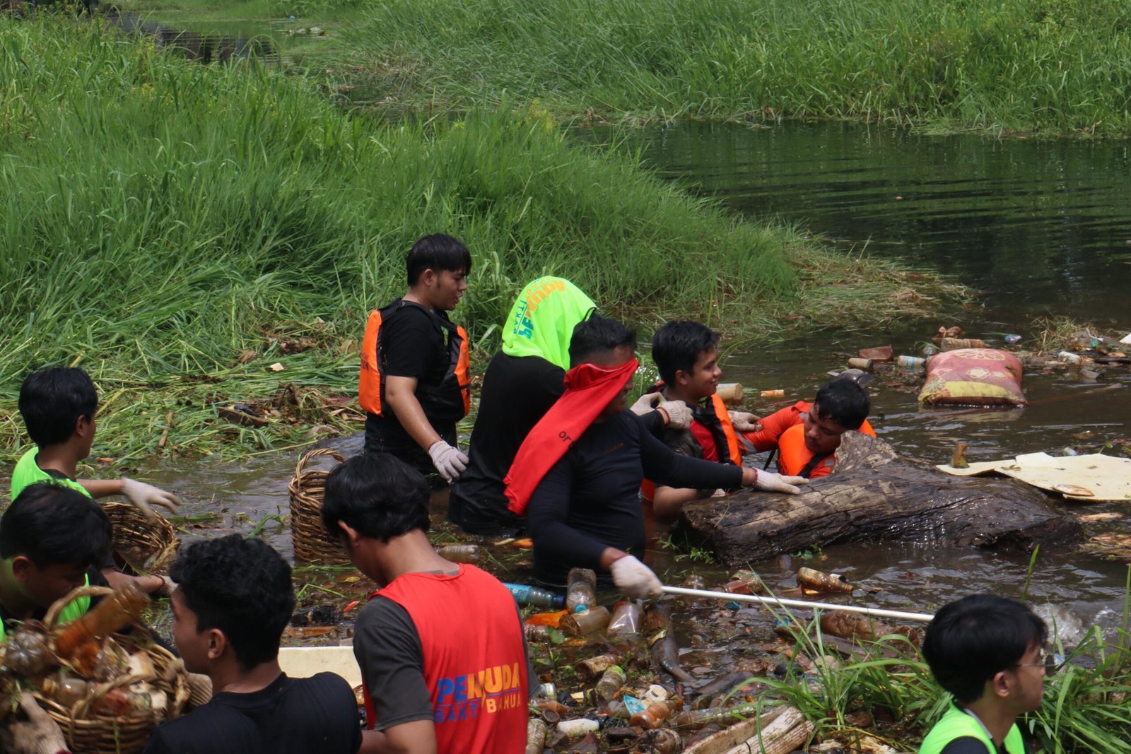 Hal 6 3 KLM Sampah scaled