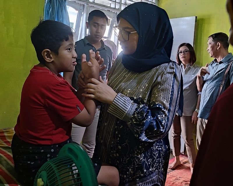 Wali Kota Banjarbaru Salurkan Bantuan Perlengkapan Sekolah untuk Anak Yatim dan Disabilitas 1 Hal 6 3 Klm BJb 2 2