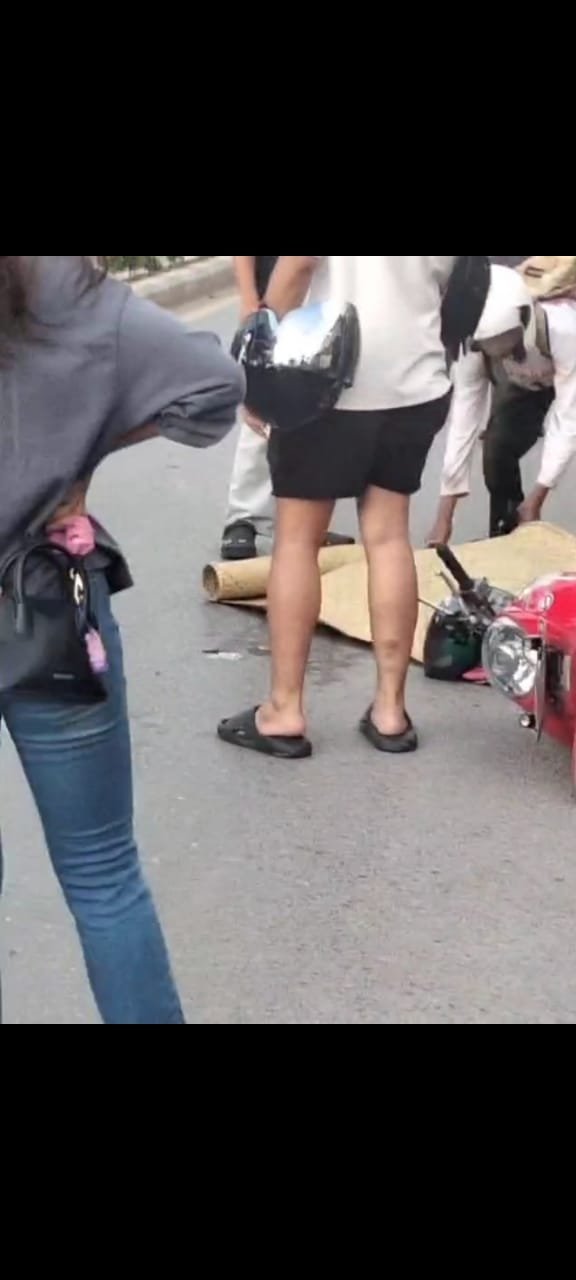 Terjatuh dari Boncengan, Seorang Perempuan Tewas Terlindas Truk di Jalan Sungai Taib Kotabaru 1 IMG 20250803 WA0050