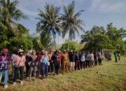 Sambut HUT ke-80 RI, Aparat, Masyarakat dan Mahasiswa KKN Bersinergi Laksanakan Gotong Royong 29 Sambut HUT ke-80 RI, Aparat, Masyarakat dan Mahasiswa KKN Bersinergi Laksanakan Gotong Royong