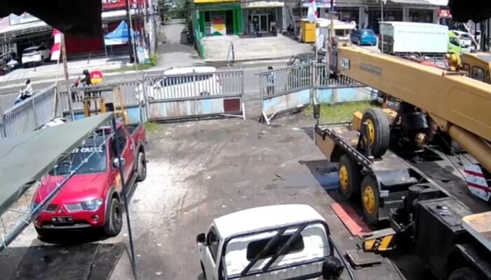 Penusukan di Banjarmasin Terekam CCTV, Polisi Lacak Mobil Pelaku