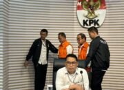 Dua Tersangka Kasus Pengadaan Lahan JTTS Ditahan KPK 45 Dua Tersangka Kasus Pengadaan Lahan JTTS Ditahan KPK