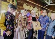 Bupati Hulu Sungai Utara Sambut Hangat Warga Banjar Perantauan di Amuntai, Sebuah Awal Baru untuk Ekonomi Kreatif Lokal 31 Bupati Hulu Sungai Utara Sambut Hangat Warga Banjar Perantauan di Amuntai, Sebuah Awal Baru untuk Ekonomi Kreatif Lokal