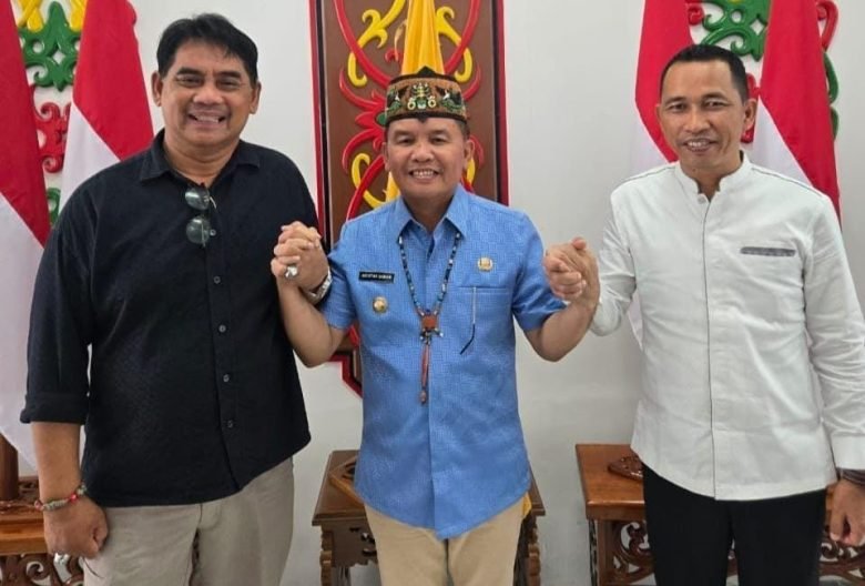 Pasca PSU di Barut, Dua Kandidat Merajut Kebersamaan Makan Bersama Gubernur Kalteng 1 IMG 20250810 WA0002