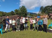 Dua Hari Jalan Kaki TNI-Polri untuk Salurkan Bantuan Beras ke Desa Juhu 61 Dua Hari Jalan Kaki TNI-Polri untuk Salurkan Bantuan Beras ke Desa Juhu