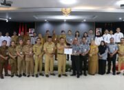 Kakanwil Kemenkum Kalsel Serahkan Hasil Harmonisasi Ranperda Perangkat Daerah dan Penyertaan Modal Pemkab HSS 15 Kakanwil Kemenkum Kalsel Serahkan Hasil Harmonisasi Ranperda Perangkat Daerah dan Penyertaan Modal Pemkab HSS