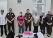 Kejari Tapin Tahan Pelaksana Proyek Jembatan Tarungin–Asam Randah 27 Kejari Tapin Tahan Pelaksana Proyek Jembatan Tarungin–Asam Randah