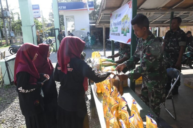 TNI dan Bulog Bersinergi Hadirkan Pangan Murah untuk Warga 1 IMG 20250815 WA0017 e1755238410947