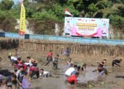 Lomba Bekacal Polres Tapin, Ratusan Kilo Ikan Jadi Rebutan TNI-Polri dan Warga 33 Lomba Bekacal Polres Tapin, Ratusan Kilo Ikan Jadi Rebutan TNI-Polri dan Warga