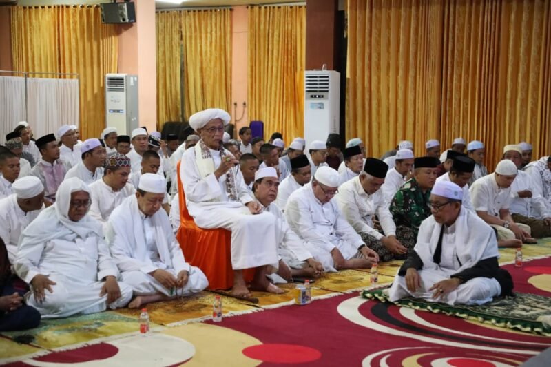 Pemkab HSU Gelar Salat Hajat dan Doa Bersama Sambut HUT Kemerdekaan RI Ke-80 1 IMG 20250817 WA0041 e1755426766876
