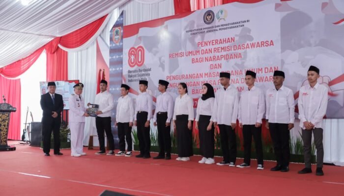 Peringati HUT RI Ke-80, DPRD Kalsel Hadiri Penyerahan Remisi Ke 6.780 Warga Binaan Lapas Kelas II B