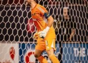 Maarten Paes Ikuti Jejak Kevin Diks Cedera, Ragnar Oratmangoen Pulih dari Sakit