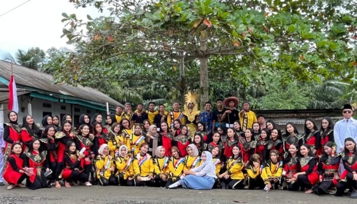 Drama Tari Kolosal “Kehadiran Sang Garuda” dari SMAN 1 Kelumpang Hilir Bikin Penonton Berkaca-kaca