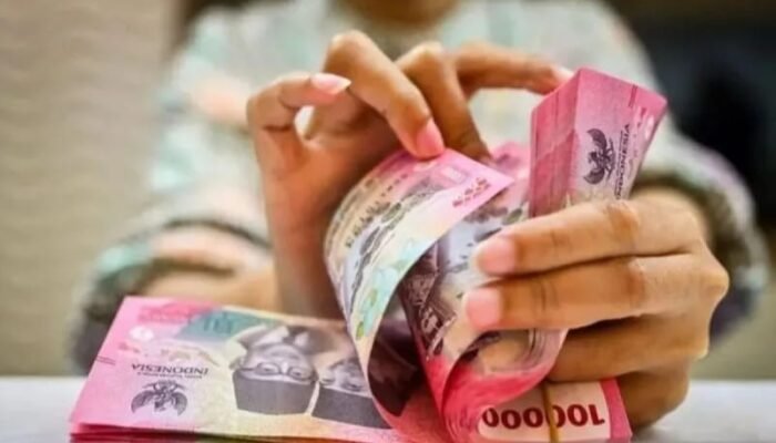 Rupiah Melemah jadi Rp16.302 per Dolar AS