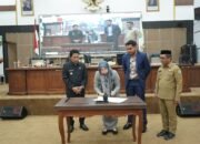 Disepakati Bersama Empat Raperda dalam Rapat Paripurna DPRD Balangan 11 Disepakati Bersama Empat Raperda dalam Rapat Paripurna DPRD Balangan