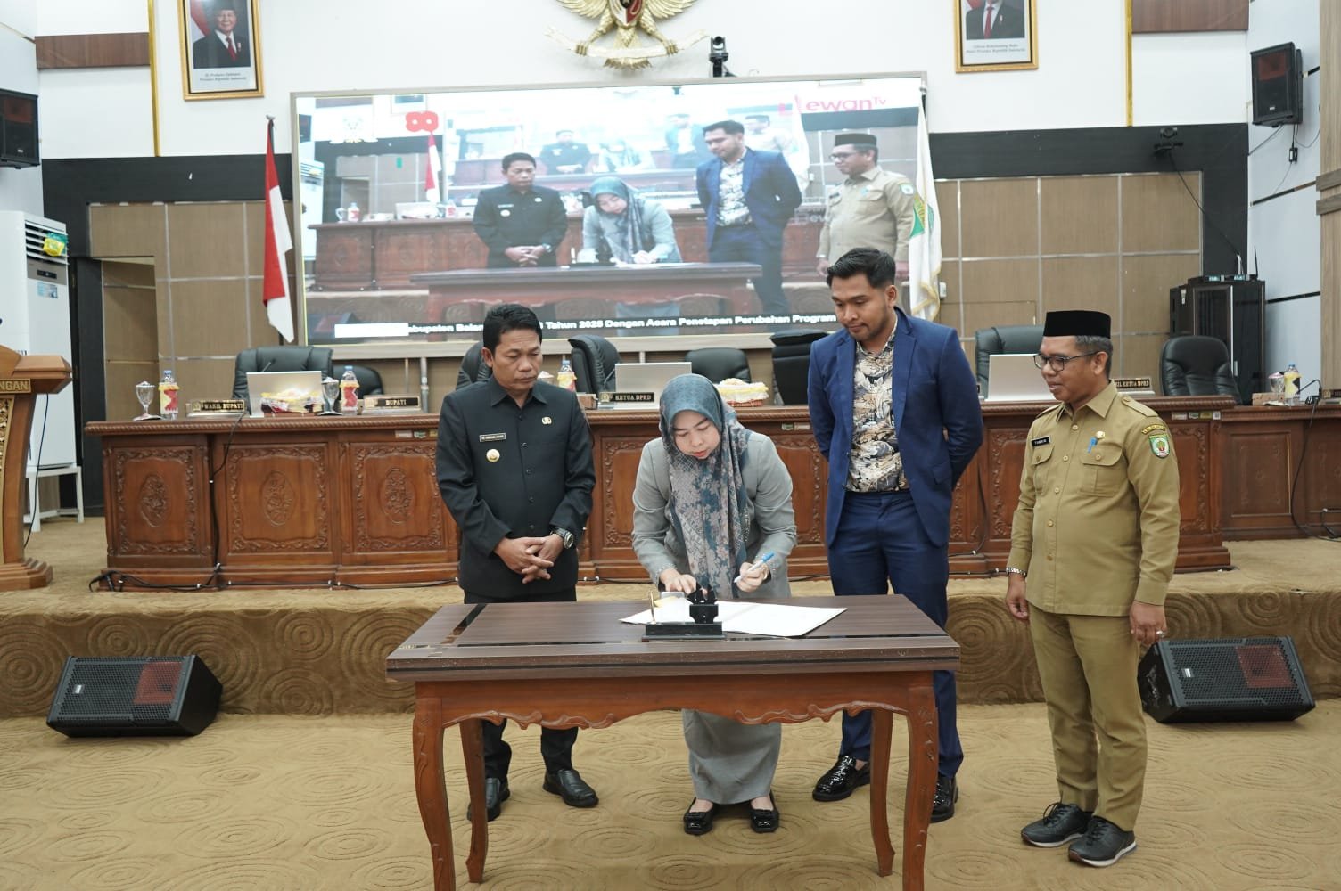 Disepakati Bersama Empat Raperda dalam Rapat Paripurna DPRD Balangan 1 IMG 20250821 WA0033