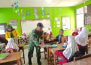 Babinsa Kodim 1002/HST Aktif Dukung Program Makan Bergizi 45 Babinsa Kodim 1002/HST Aktif Dukung Program Makan Bergizi