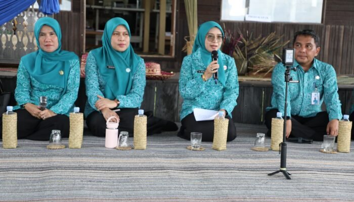 Hj Murniati Sahrujani Sambut Kedatangan Tim Penilai UP2K