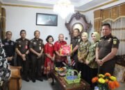 Kejati Kalteng Gelar Bakti Sosial dan Anjangsana Peringati Hari Lahir Kejaksaan RI ke-80 23 Kejati Kalteng Gelar Bakti Sosial dan Anjangsana Peringati Hari Lahir Kejaksaan RI ke-80
