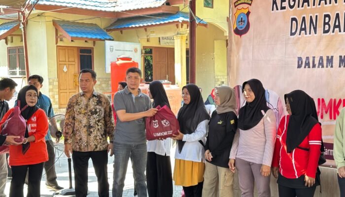 Polda Kalsel bersama PERWIRA Kalsel Gelar Pasar Murah dan Baksos