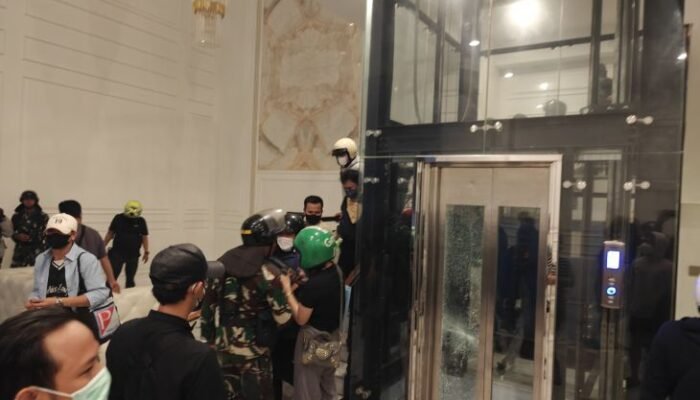 Rumah Anggota DPR RI Eko Patrio Dijarah Massa Pascademonstrasi di Jakarta