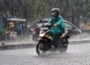 Durasi Hujan Panjang, Sejumlah Ruas Jalan Banjarmasin Tergenang Banjir