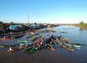 Kayuh Baimbai di Era Digital: Menjaga Solidaritas di Tengah Individualisme Global 7 Kayuh Baimbai di Era Digital: Menjaga Solidaritas di Tengah Individualisme Global