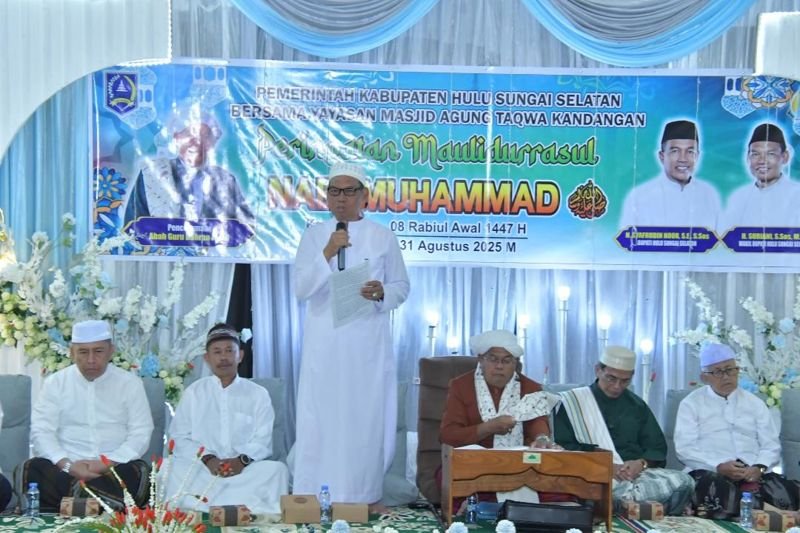 Wabup Hadiri Maulidan di Masjid Agung Taqwa Kandangan 1 Hal 12 HSS 1 3 klm 1