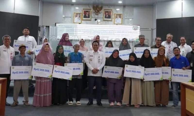 Pemkab Balangan Komitmen Wujudkan Perlindungan Jamsostek Universal 1 Hal 2 Bal 3 klm 12