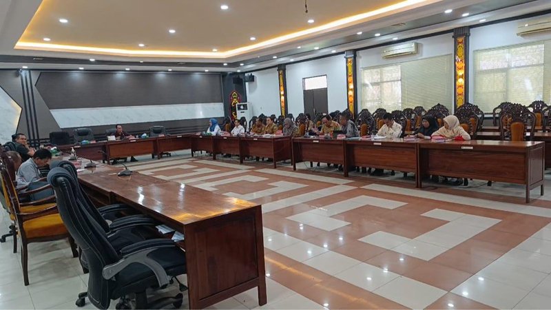 Hal 4 Foto kontrak Kapuas 8