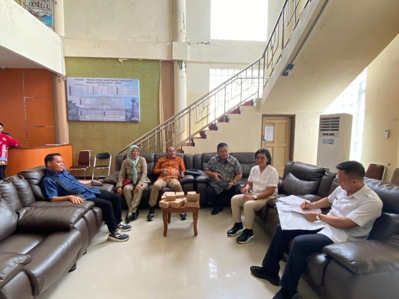 Hal 4 Foto kontrak kapuas 1